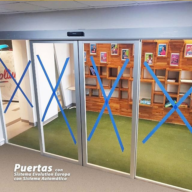 Puerta automática de vidrio 4.2 mts largo puertas dobles o sencilla 110-220V50-60hz. Puertas automáticas