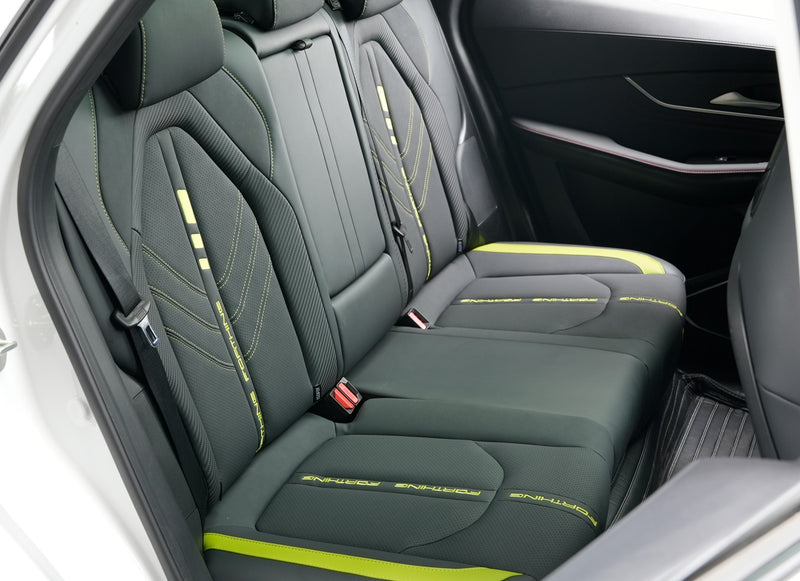 T5 HEV Hibrido Strong Forthing Gasolina Version Exclusive 8 airbags Color Gris claro /Inter Negro