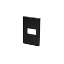 Placa para  Interuptotores/ enchufes  1 módulo color negro 1/3 Surtek.