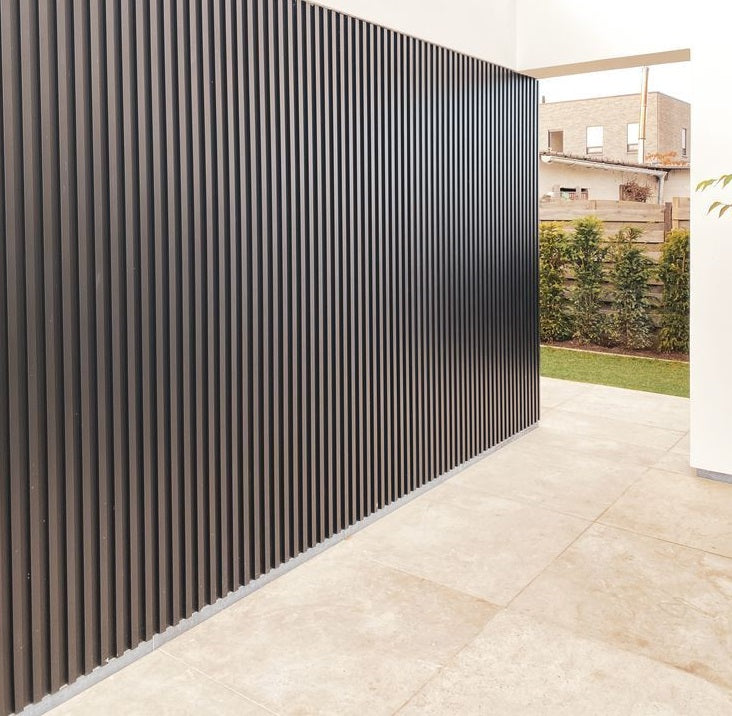 Lámina acanalada decorativa WPC Exteriores Wengue 26x219x2900 mm