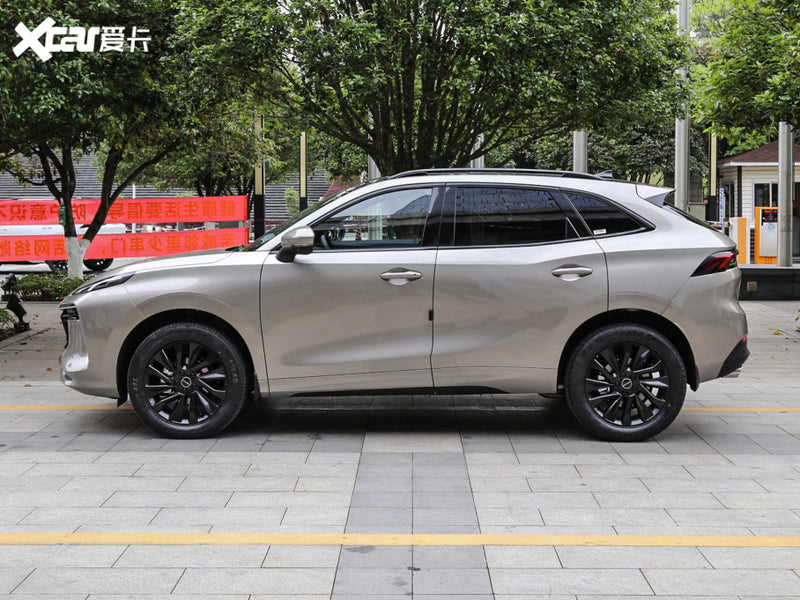 SUV T5EVO Dongfeng Forthing Gasolina Version Exclusive 8 airbags Color Gris Oscuro / Interior Marrón