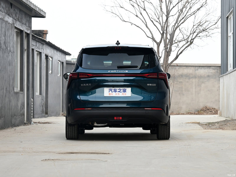 MPV YATCH 7 asientos Forthing Gasolina Vers Exclusive 10 airbags 360° Cam Color Cyan/ Interior NEGRO