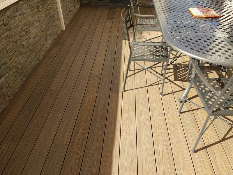 Deck WPC piso exteriores dual color Marron Teca y Marron claro por el otro lado 23 x140x2900mm
