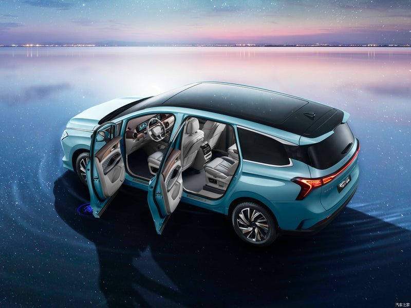 MPV YATCH 7 asientos Forthing Gasolina Vers. Exclusive 10 airbags 360° Cam Color Azul/ Interior Beig