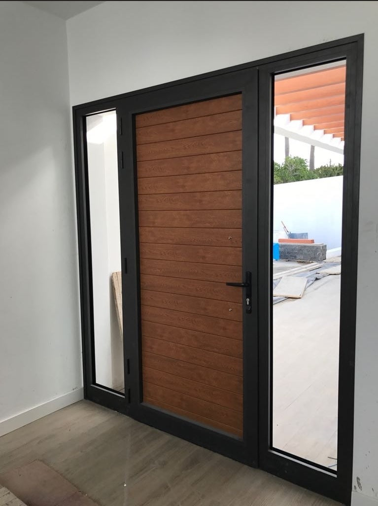 Perfil Lama para Puertas - Fijos - Portones. Espesor 1.2 mm. Largo 5.85 mts. Acabado Blanco