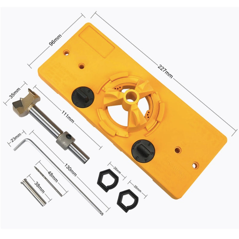 Set de plantillas con agujeros para bisagras ocultas en puertas de madera.