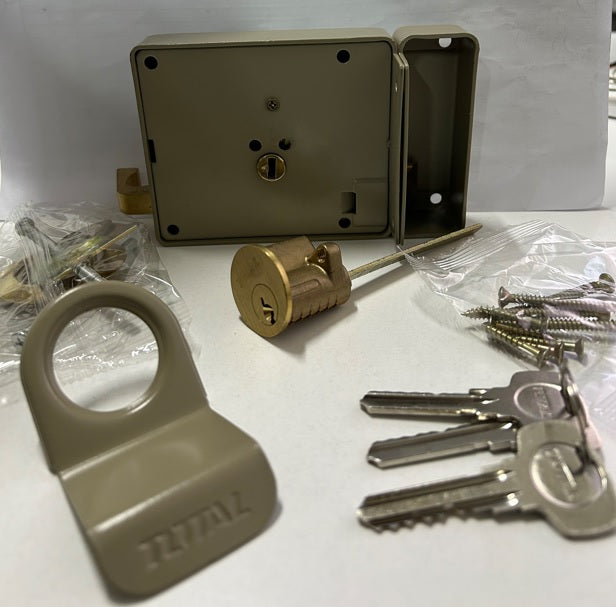 Cerradura de sobreponer para puertas de madera. Izquierda de 50mm