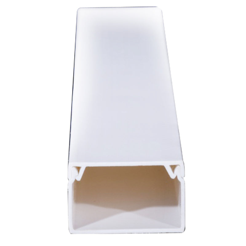Moldura canaleta Plástica con Adhesivo. Medida de 30x20mm x 3 m. Color Blanco.