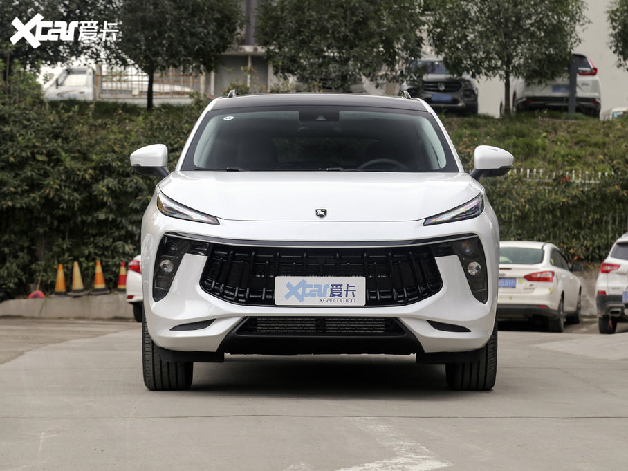 SUV T5 EVO Dongfeng Forthing Gasolina Version Exclusive 8 airbags Color Blanco / Interior Marrón